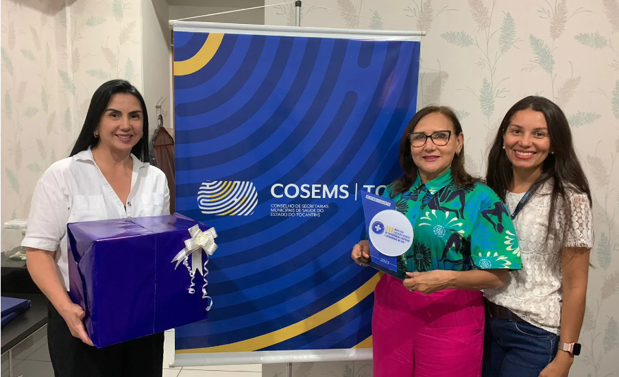 Secretária de Saúde de Sítio Novo recebe prêmio por projeto inovador no SUS